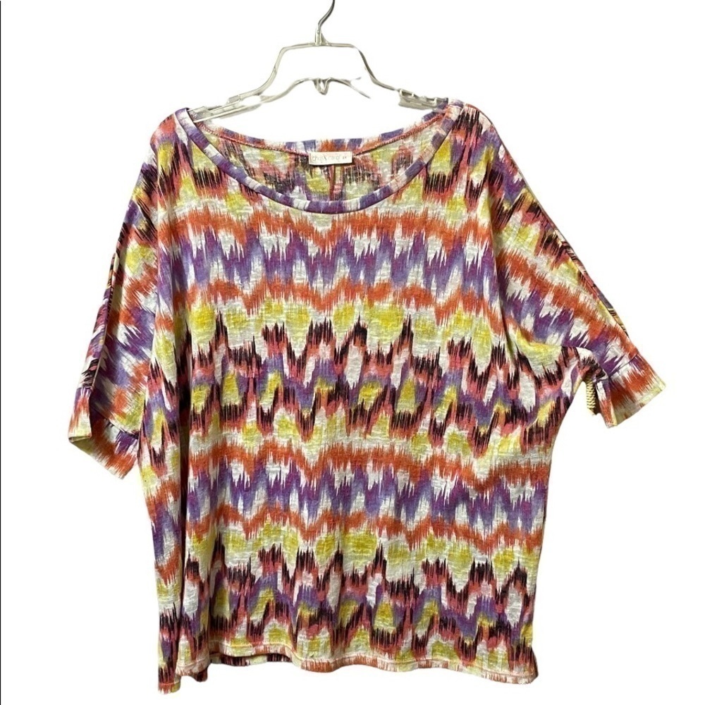 WOVEN dolman banded elbow sleeve top with multi flame print.